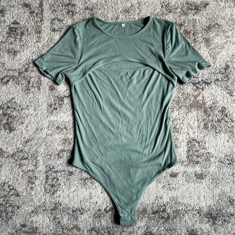 NWOT Green Cutout Bodysuit